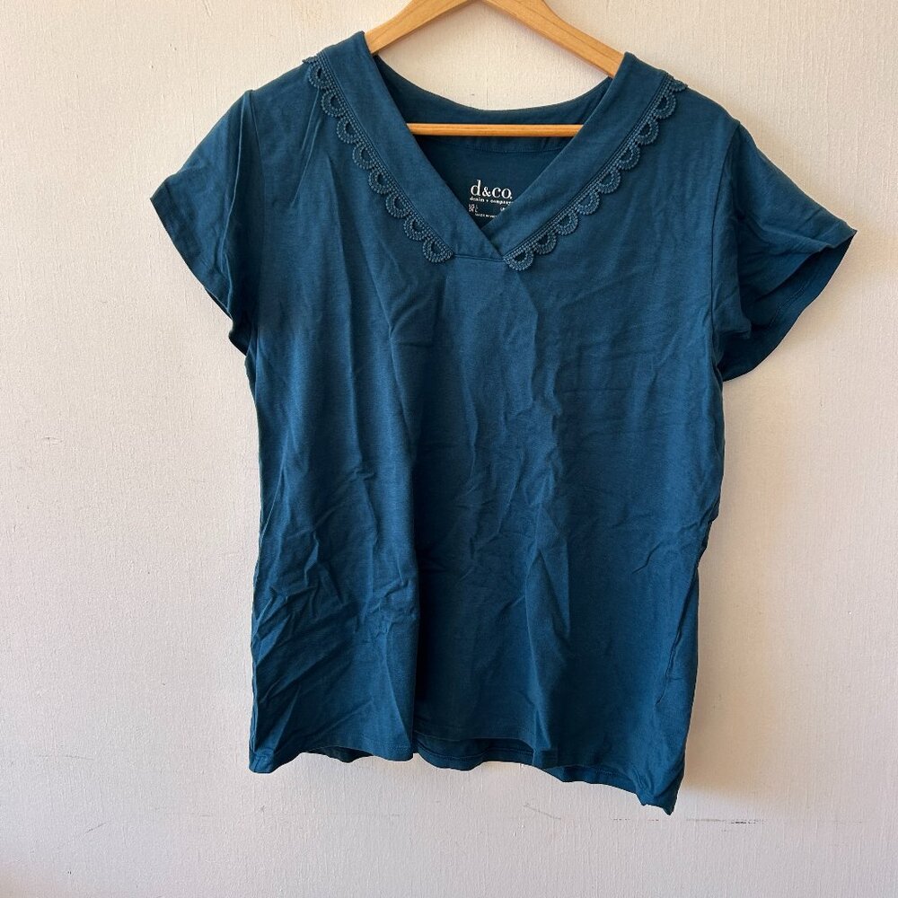 d&co Blue V-neck Top Womens Large Short Sleeve Shirt